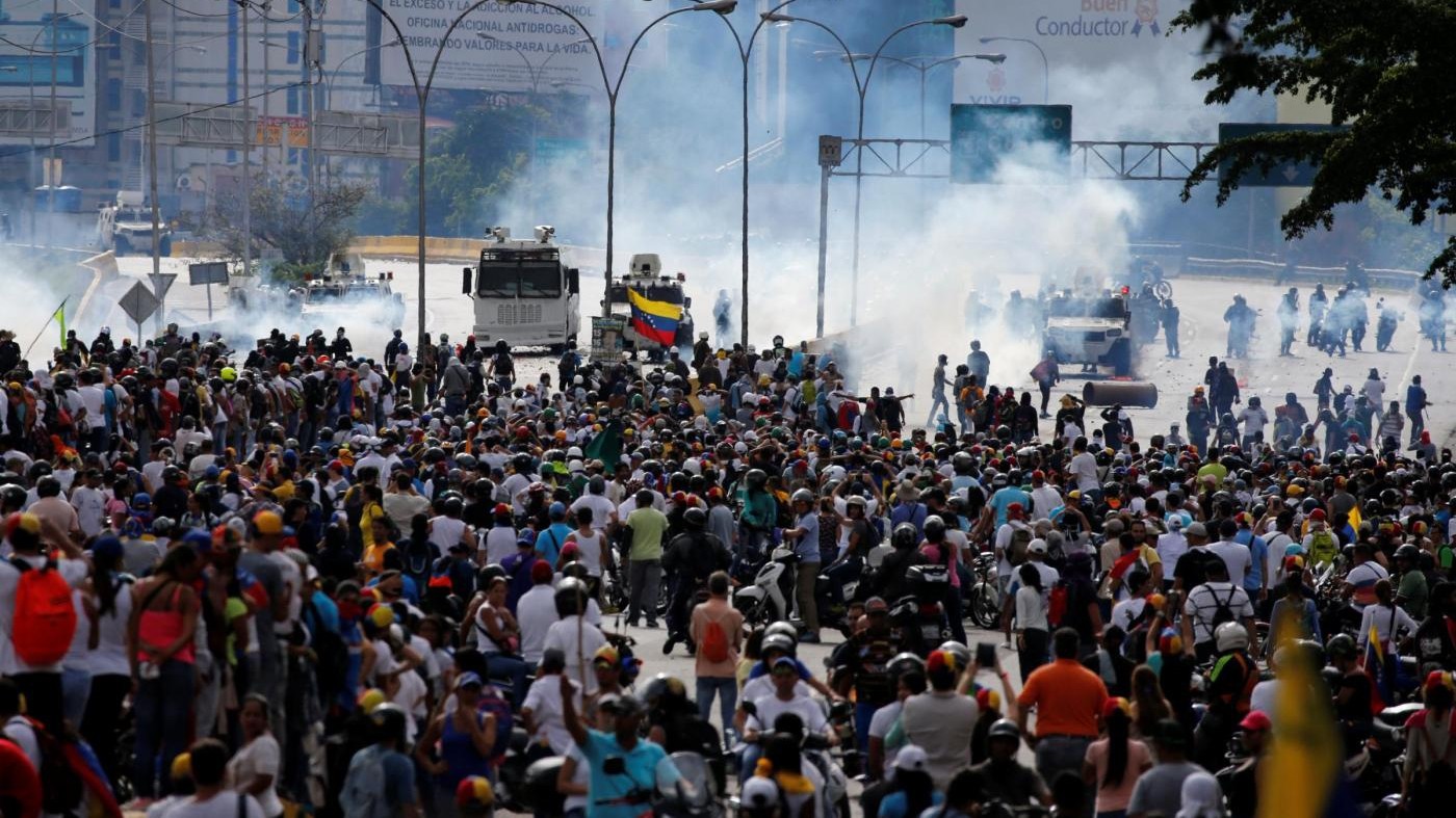 Venezuela, Maduro: Nuova Costituente. Scontri in piazza