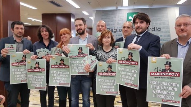 M5S inventa ‘Maronopoly’: ‘imprevisti’ contro legittimo impedimento