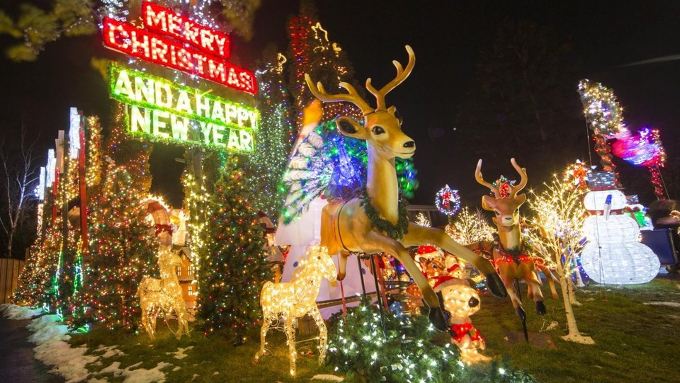 Natale A.La Magia Del Natale A Toronto Le Meravigliose Decorazioni Dei Residenti