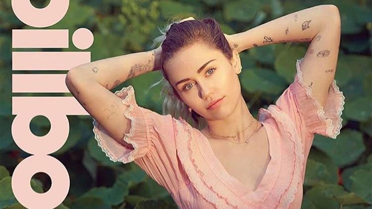 La svolta di Miley Cyrus: Basta canne, eccessi e foto hot