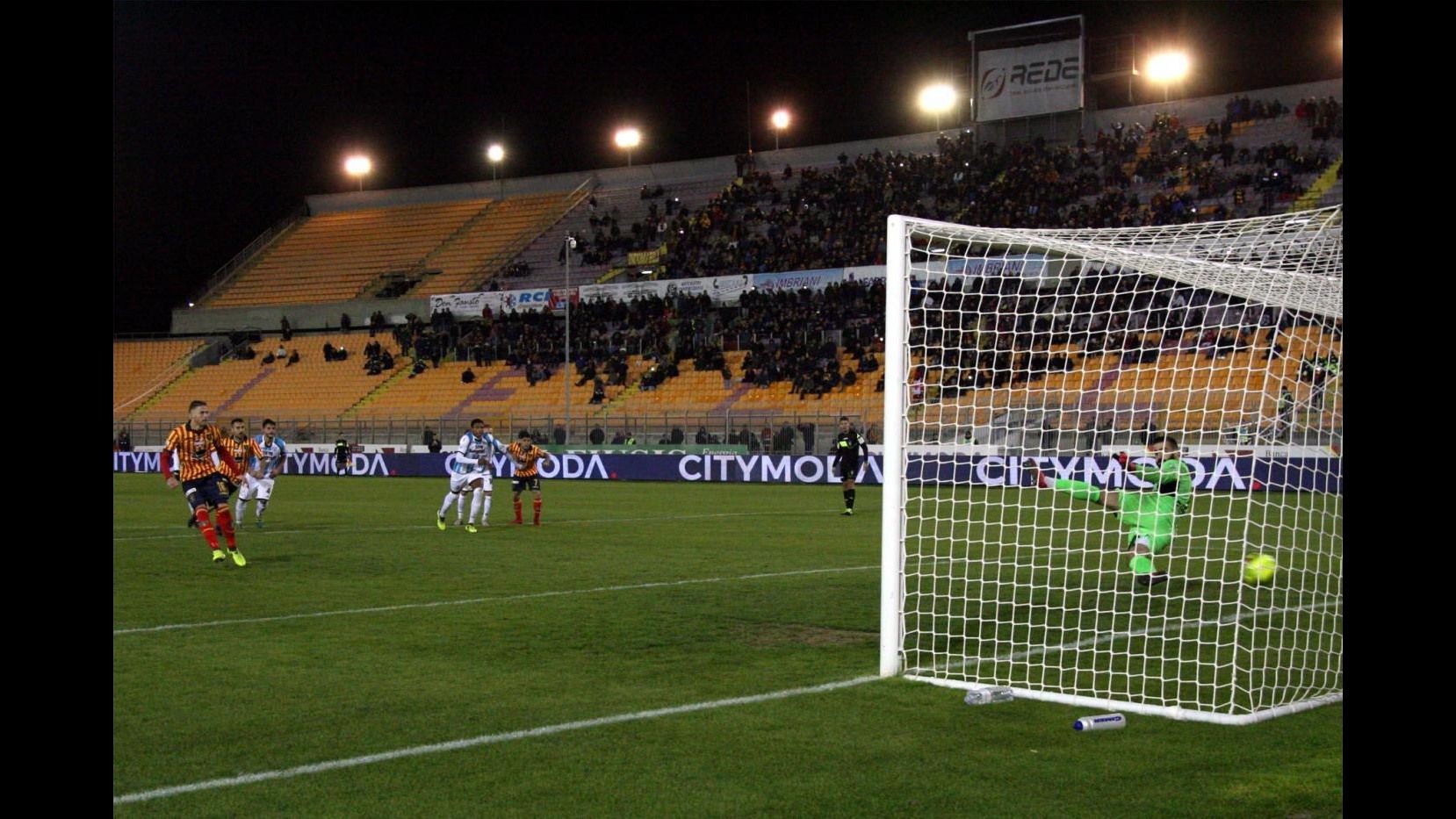 Serie C, Lecce-Virtus Francavilla 4-0