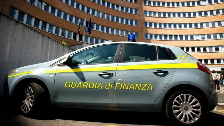 Brindisi, arrestati cinque dipendenti Enel per corruzione