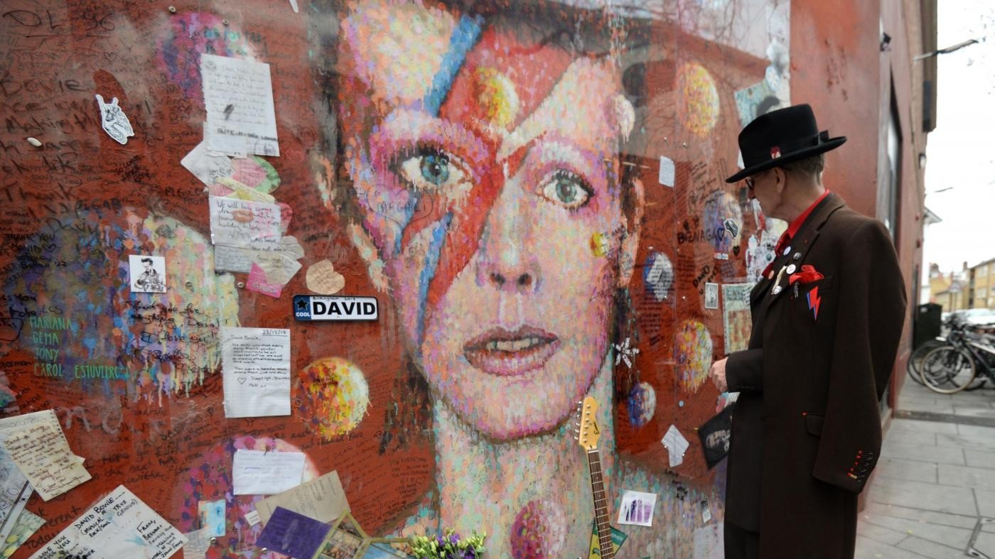 Due anni senza il David Bowie: omaggi per il Duca Bianco