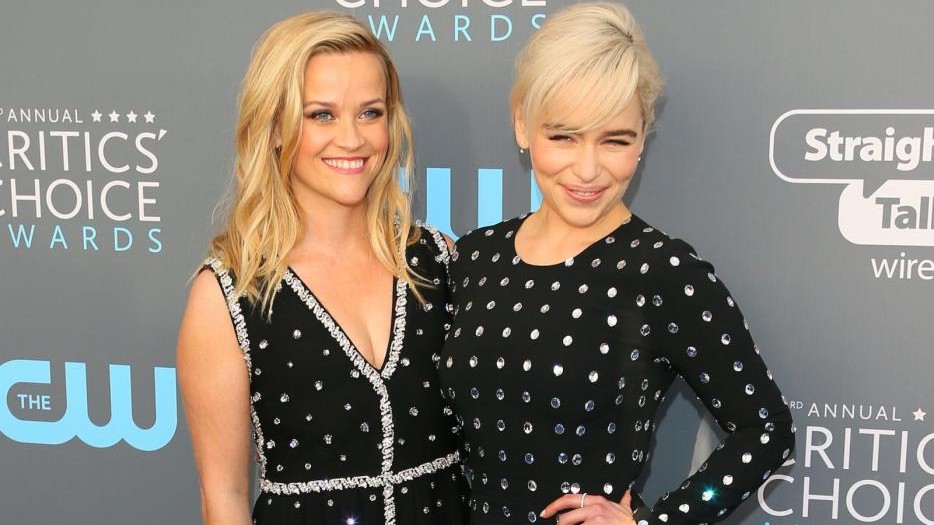 Fiori, pois e piume: sul red carpet dei Critics’ Choice tornano i colori