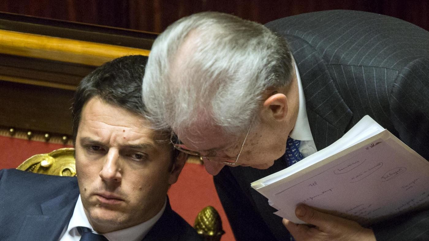 Monti: Renzi disco rotto. Lui: Sua austerity ha aumentato povertà