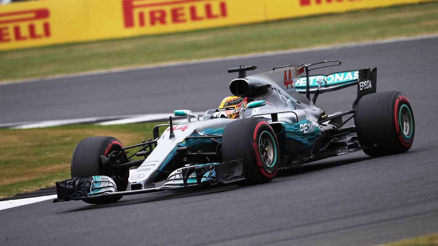 Gp Gran Bretagna, Hamilton in testa davanti a Bottas