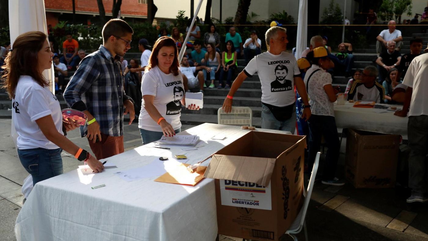 Venezuela,  oltre 7 milioni al voto. Il referendum boccia Maduro