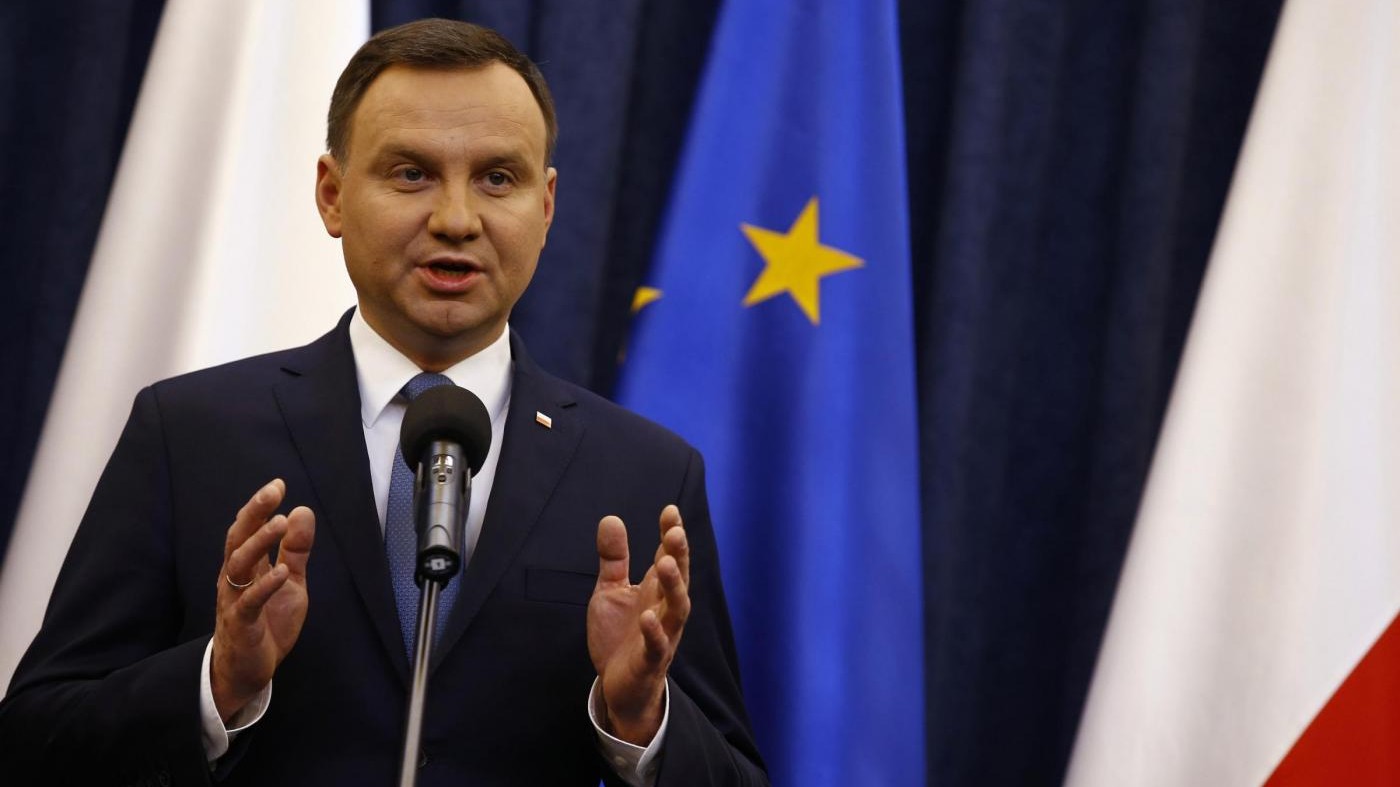 Polonia, svolta Duda: presidente blocca riforma Corte suprema