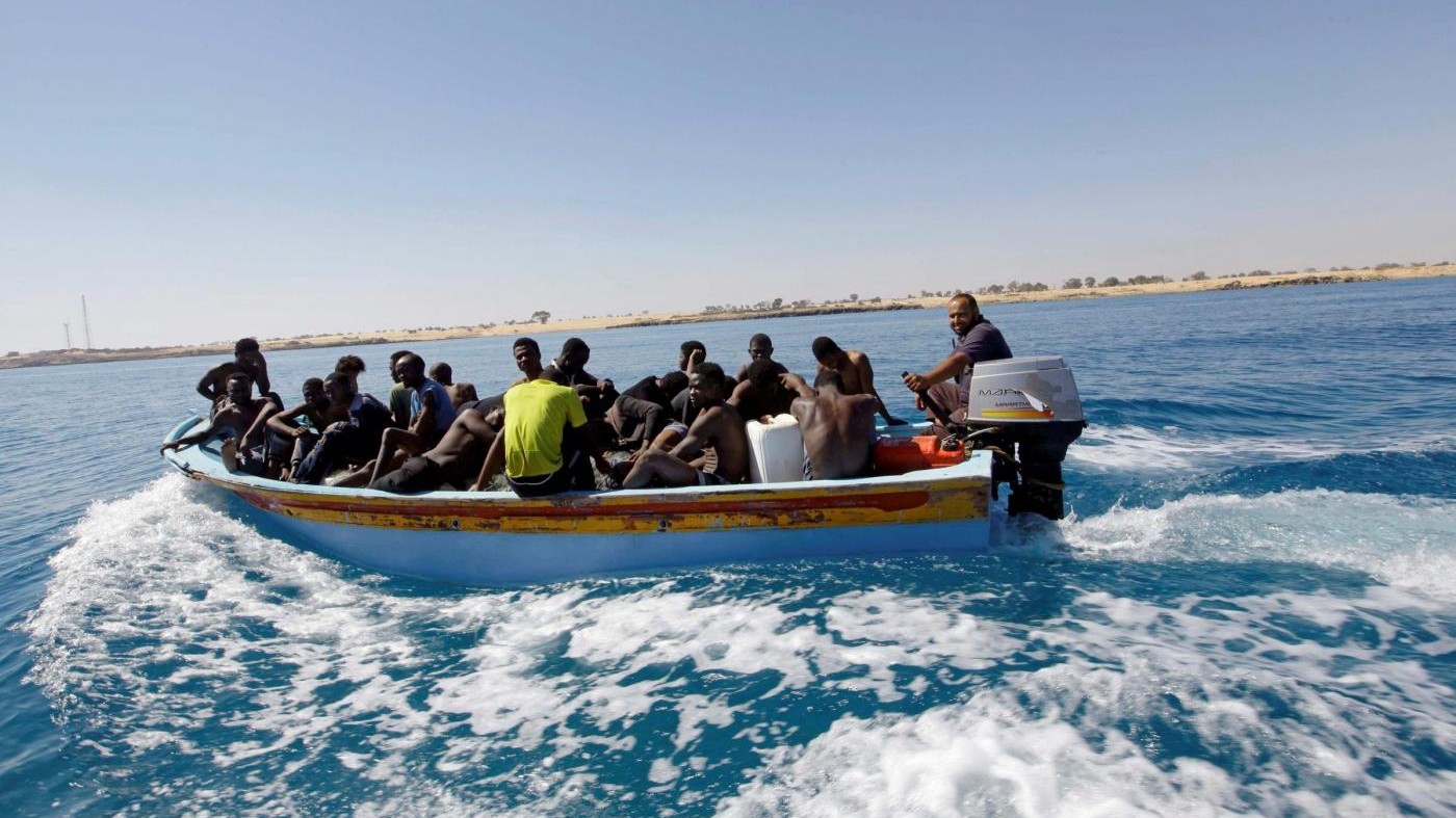 Vertice a Tunisi sui migranti. Minniti: cooperare tra Europa e Africa