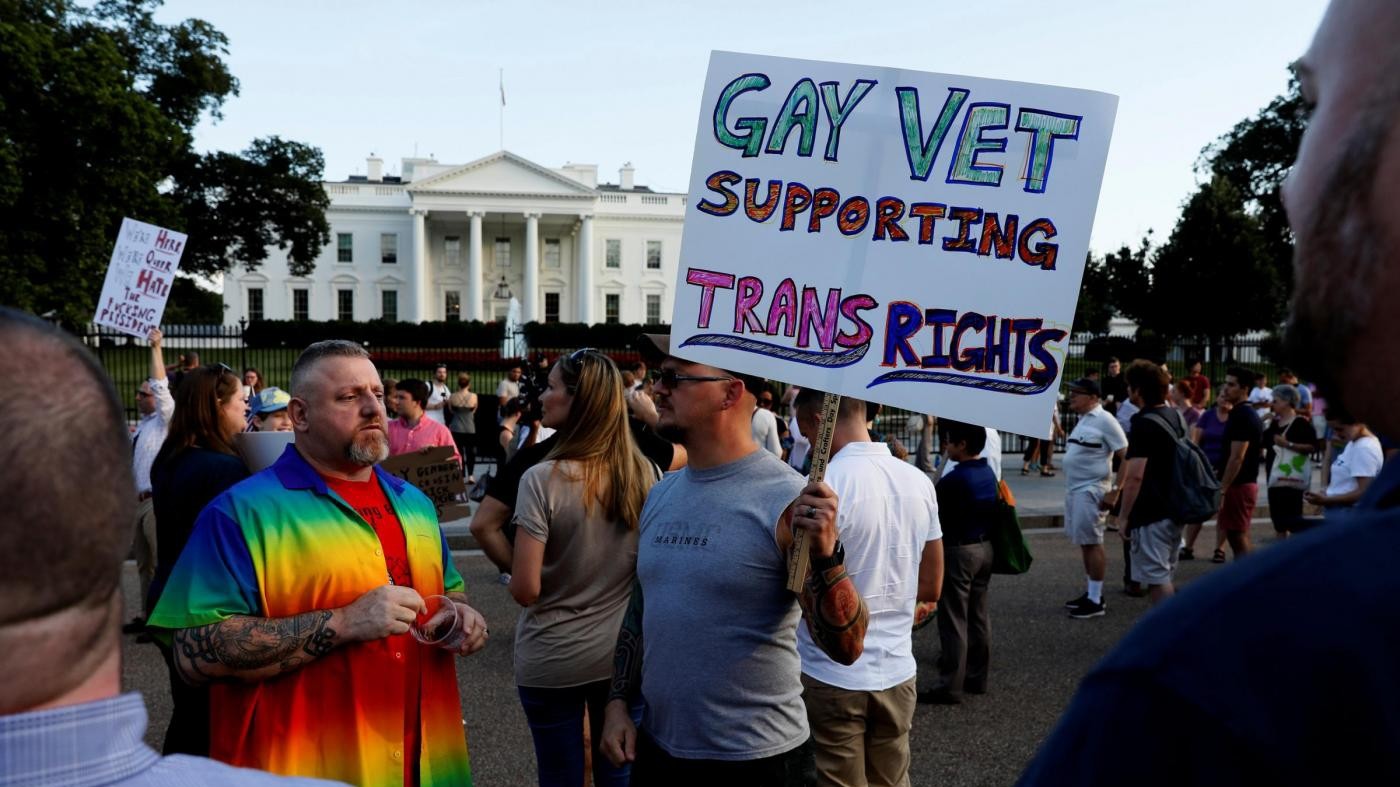 Trans nell’esercito Usa, Pentagono: Nessuno stop fino a nuovo ordine