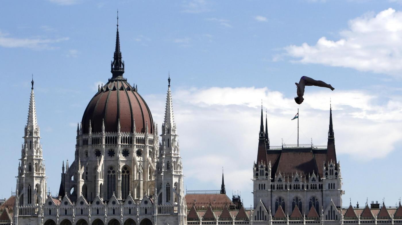 Voli da 27 metri nel cielo di Budapest: bronzo per azzurro De Rose