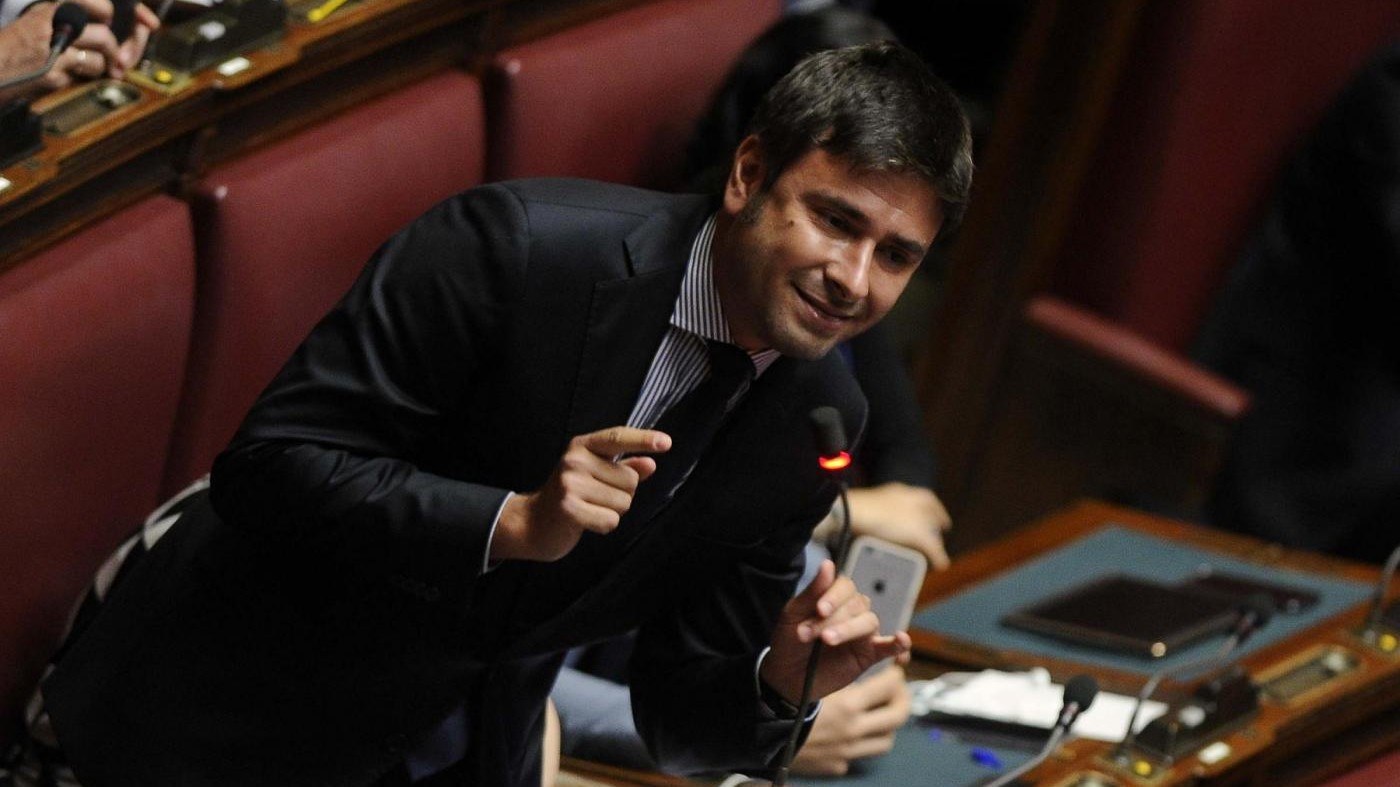 Di Battista dà Nobel a Hollande, poi scontro con Boldrini: Espulso