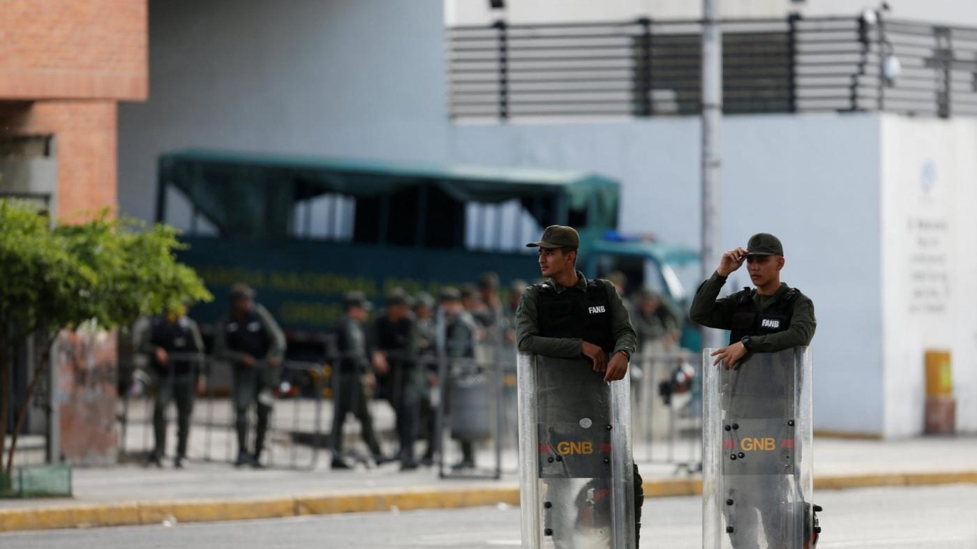 Venezuela, chi è Caguaripano: il militare che si è ribellato a Maduro