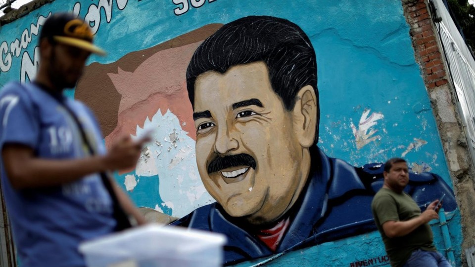 Risultati immagini per graffiti a caracas opposizione a maduro?