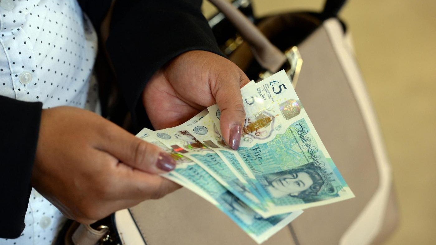 In Uk restano banconote con grasso, alternativa è olio di palma