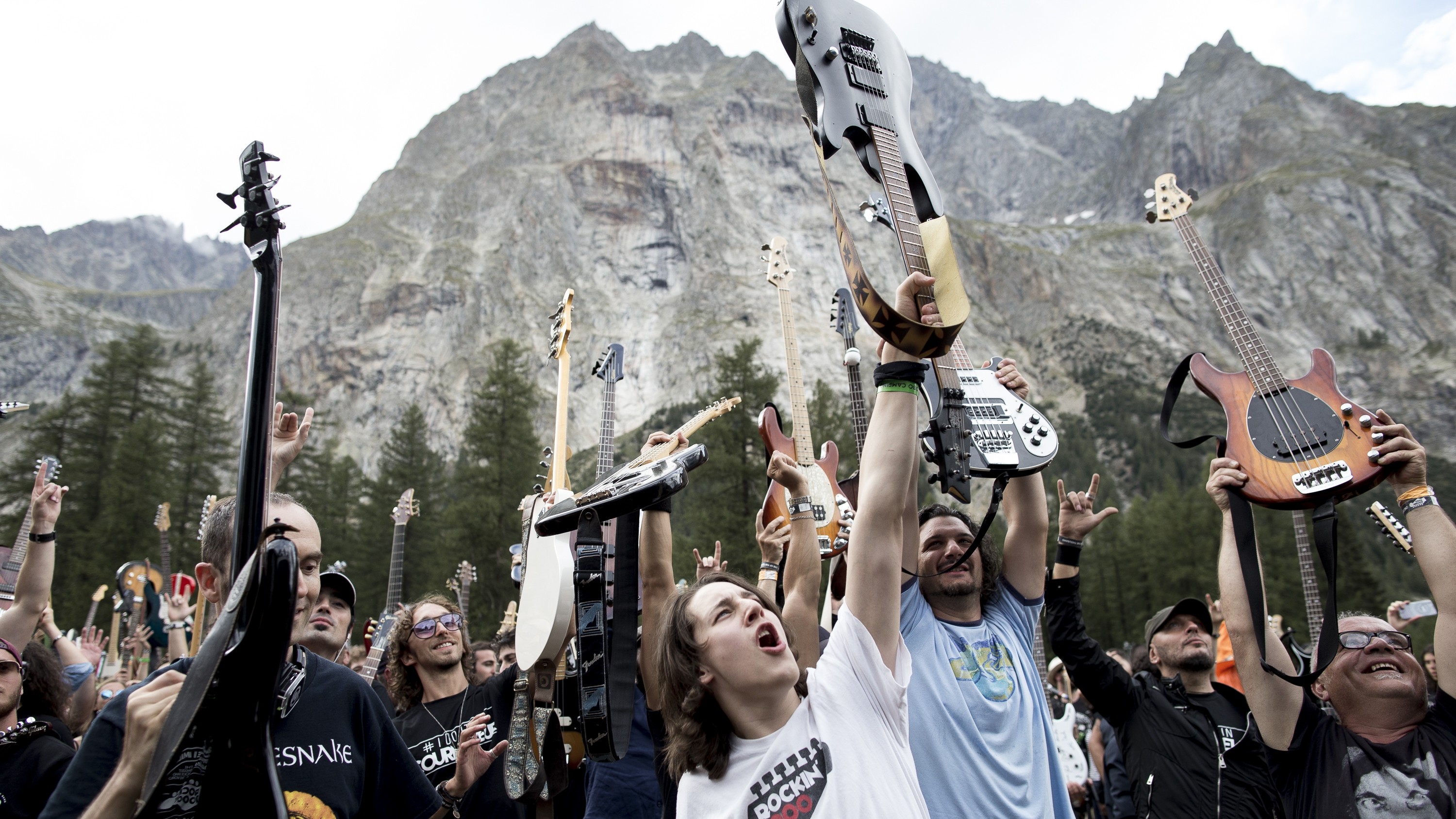 Ai piedi del Monte Bianco la più grande rock band del mondo