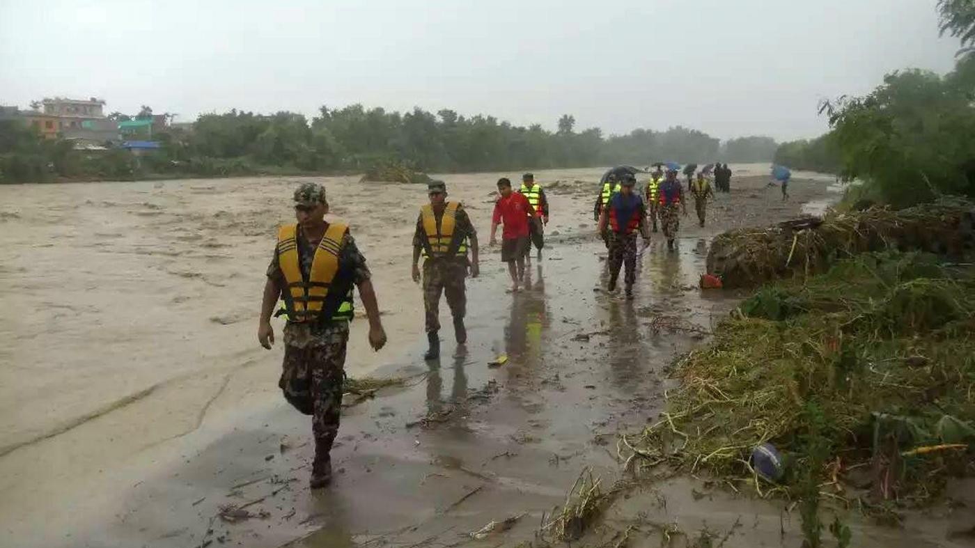 Alluvione in Nepal, 49 morti. Bloccati in hotel 600 turisti
