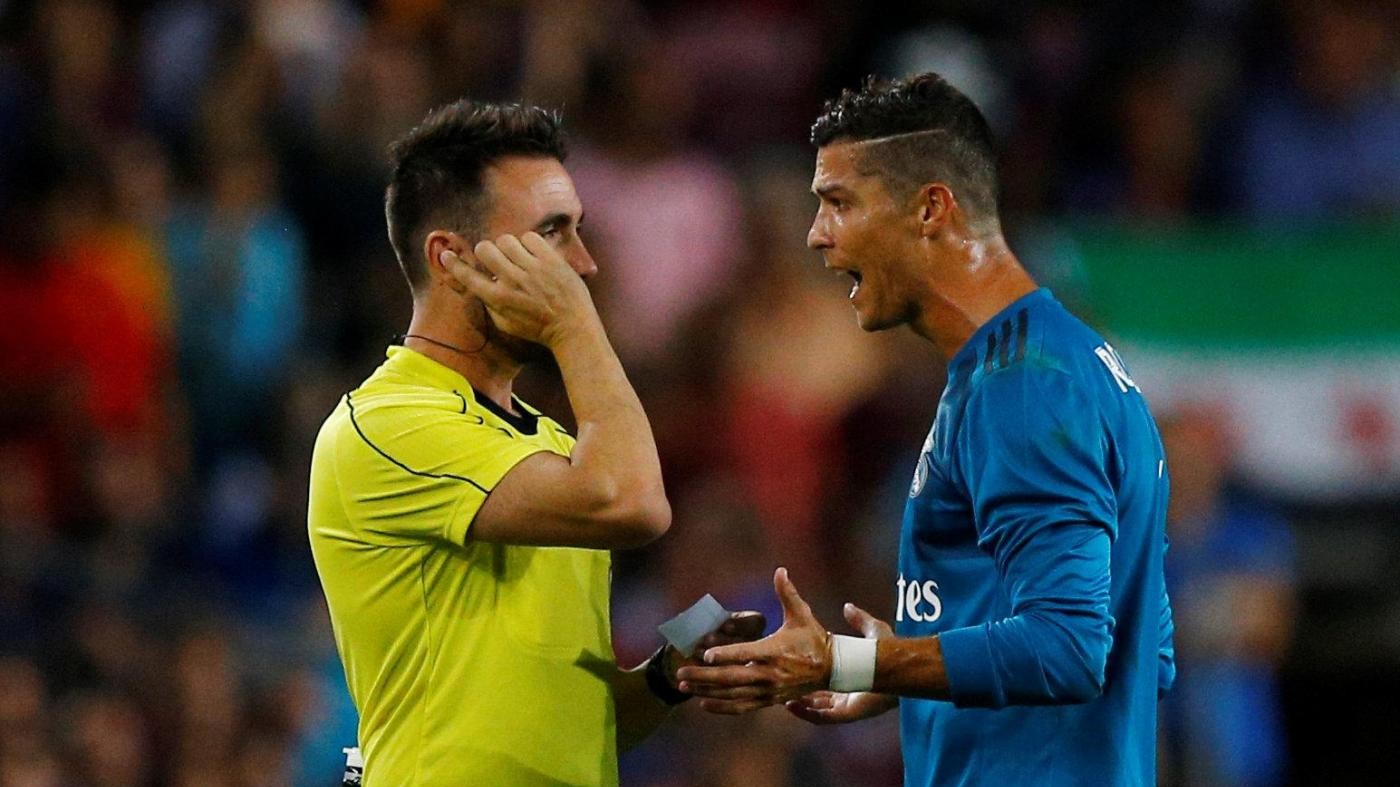 Ronaldo spinge l’arbitro: 5 turni di stop all’attaccante del Real