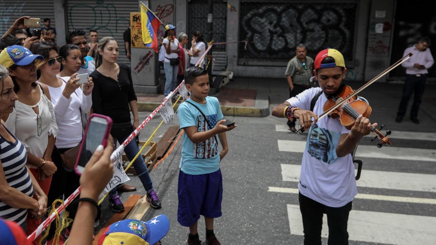 Venezuela, liberato il violinista icona delle proteste anti Maduro