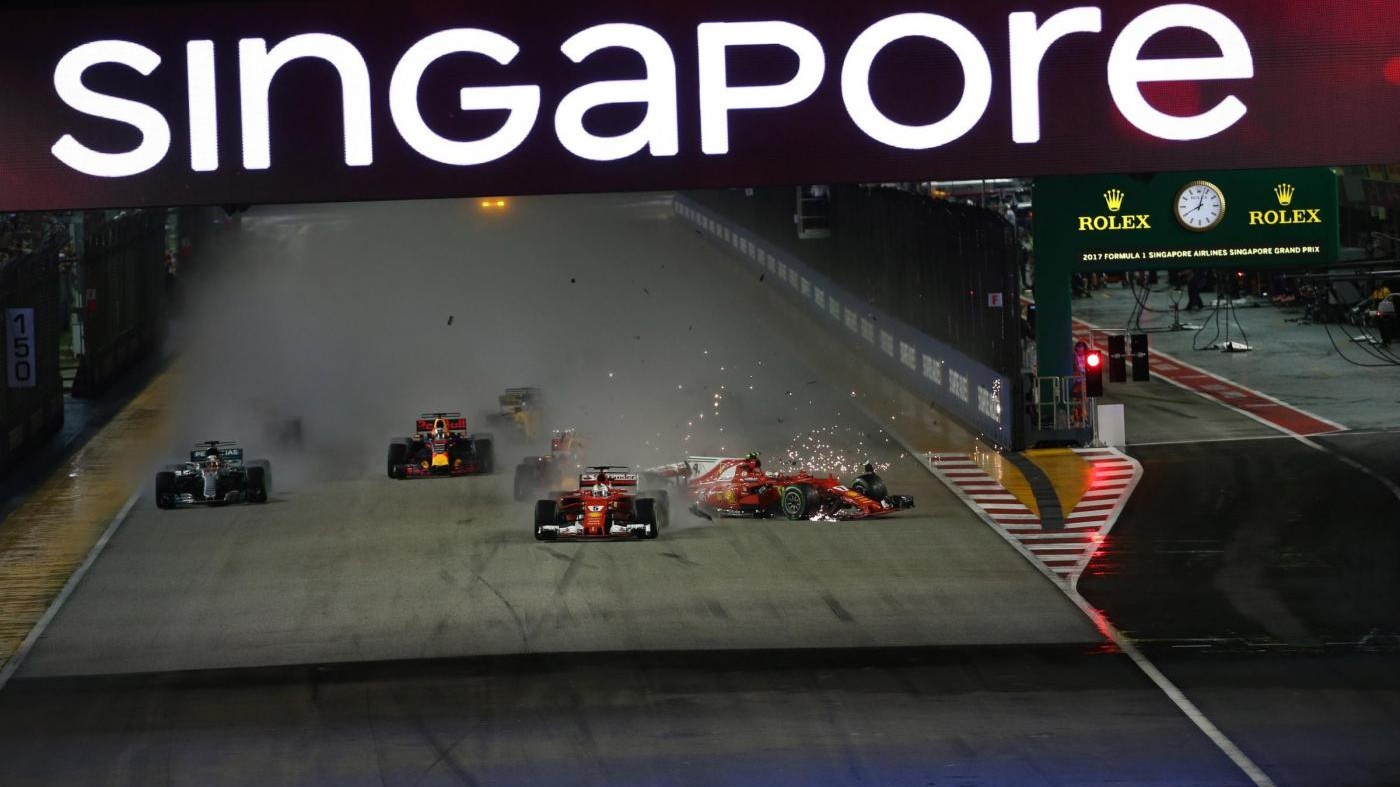 F1 Gp Singapore, Hamilton primo: disastro Ferrari al via, Vettel subito ko