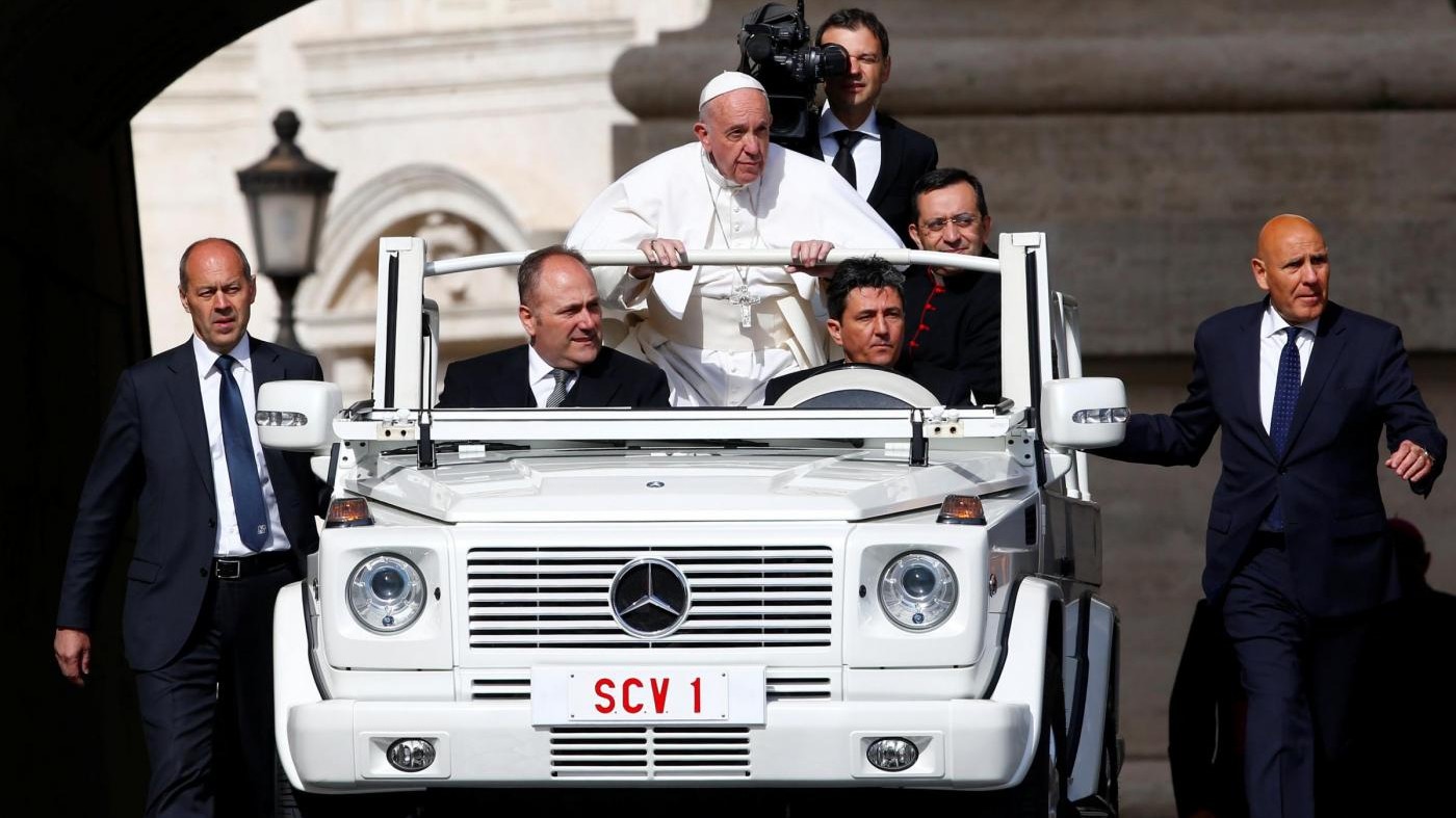 Papa a preti: Siate esempio, la doppia vita è una brutta malattia