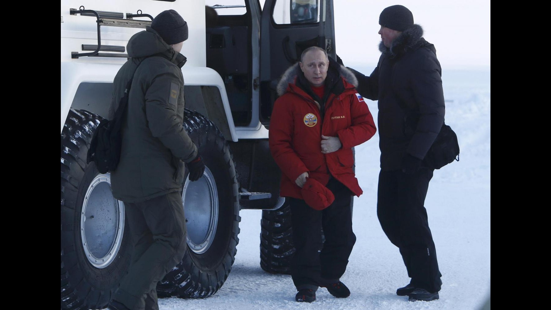 FOTO Putin alla base militare Alexandra Land nell’Artide