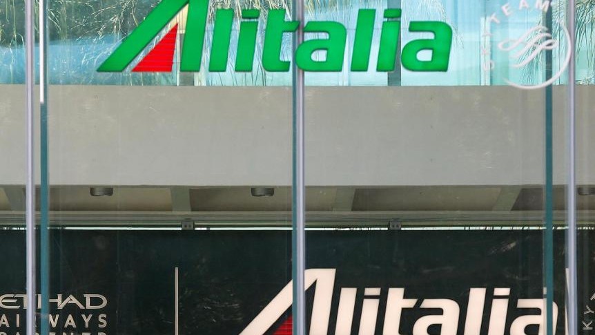 Alitalia, commissari a sindacati: Un mese per trovare soluzione