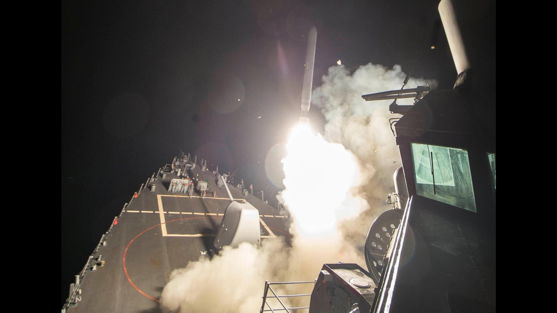 FOTO Attacco Usa in Siria: il lancio dei missili Tomahawk