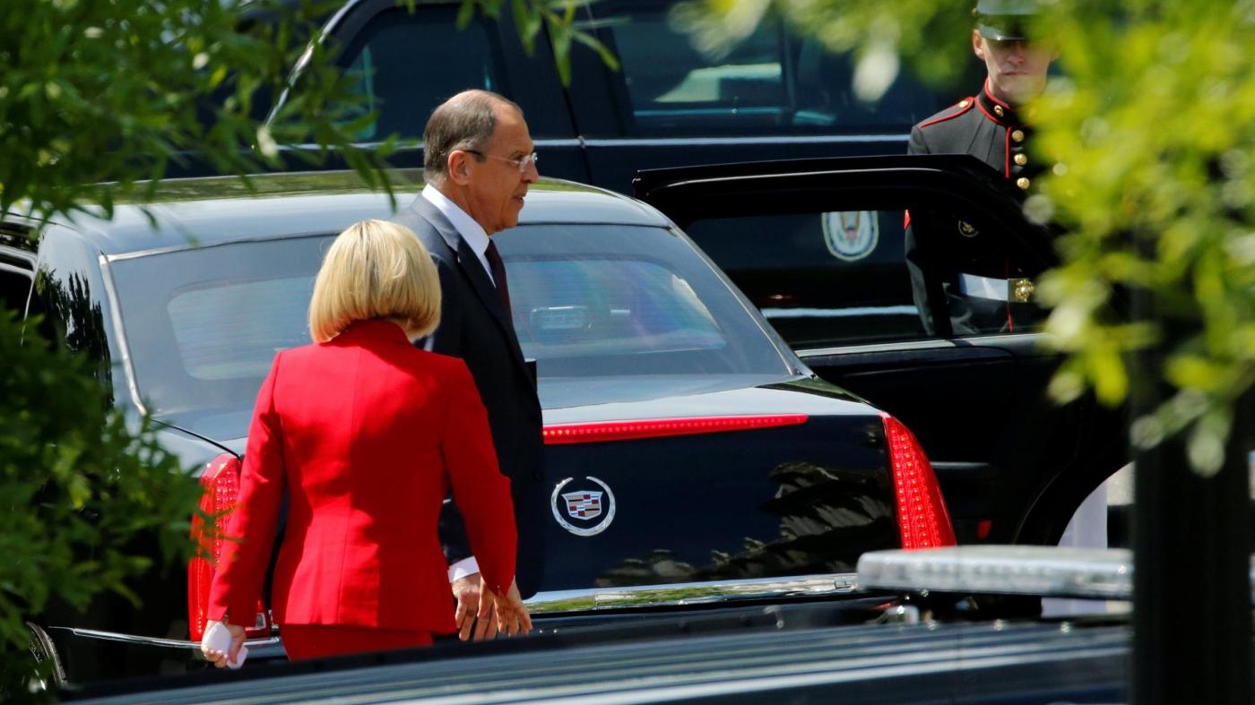 Trump incontra Lavrov in piena bufera per direttore Fbi silurato
