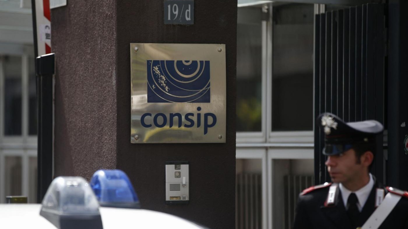 FOTO Perquisizione nella sede della Consip