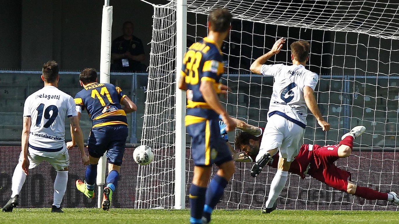 FOTO Serie B, Verona-Cittadella 2-0: gol di Bessa e Pazzini