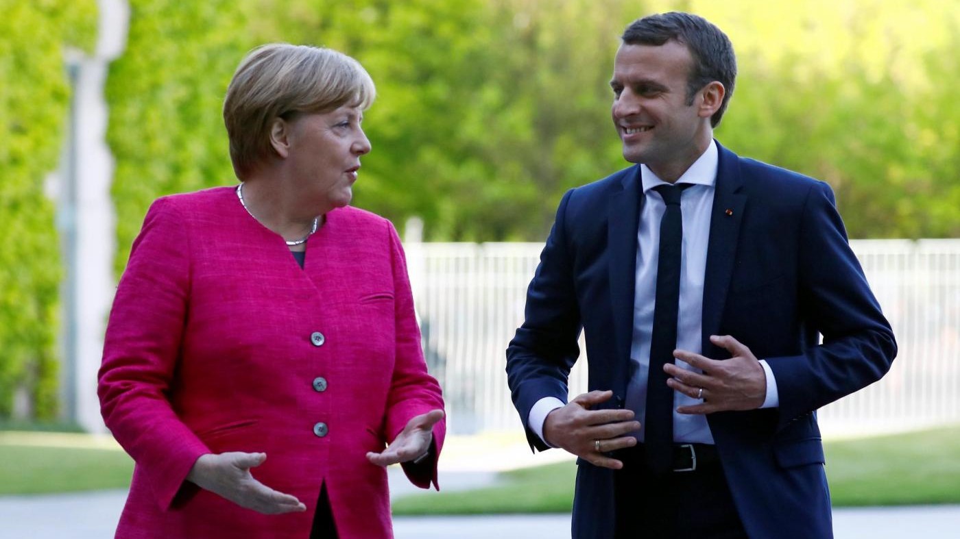 Via all’asse Merkel-Macron: Modificare trattati Ue è possibile