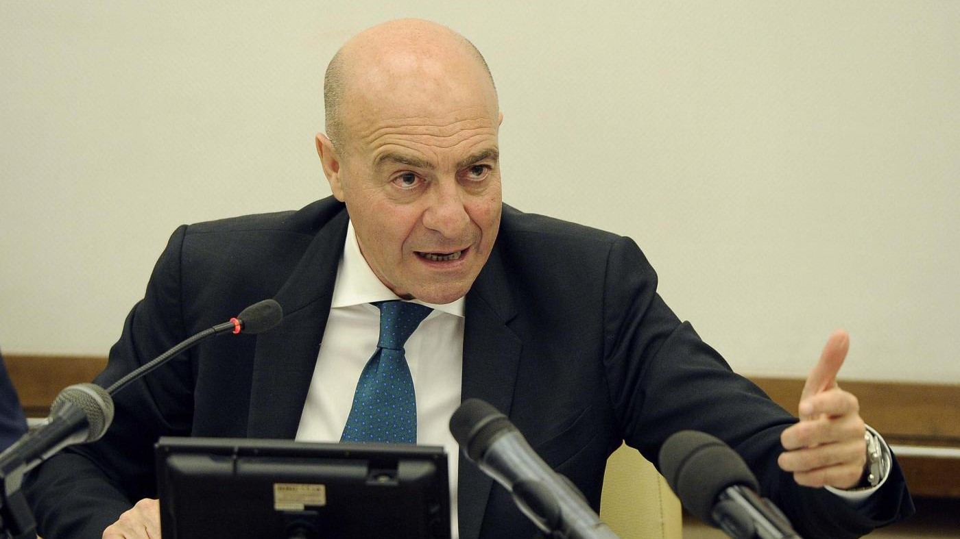 Migranti, Latorre: Stop corridoi umanitari, ma su Ong no indagini