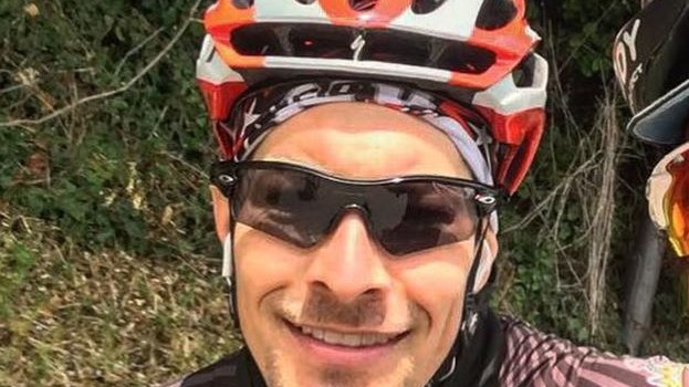 Nicky Hayden investito in bici: è in condizioni gravi /VIDEO
