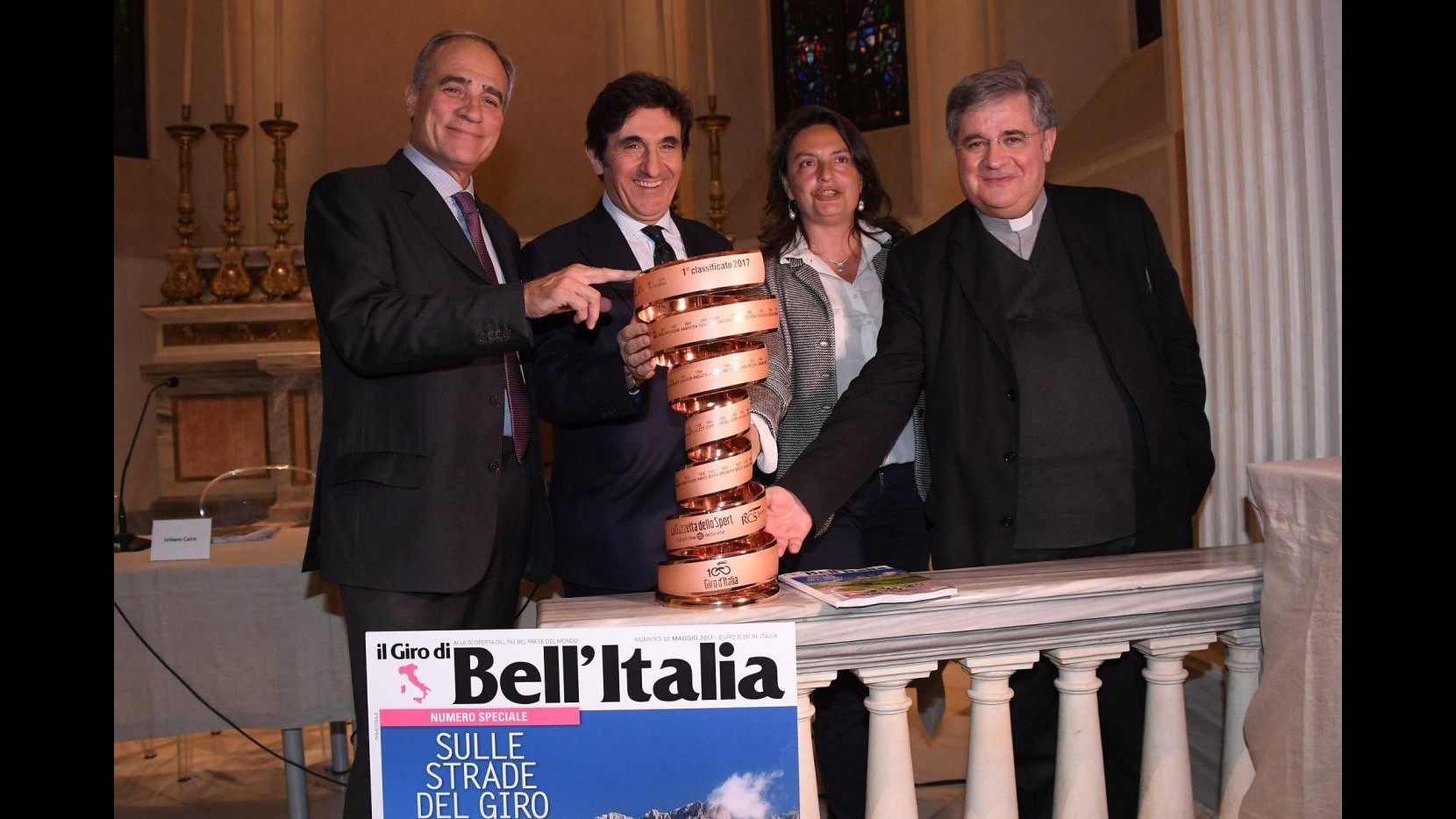 FOTO Bell’Italia, numero speciale per il Giro d’Italia