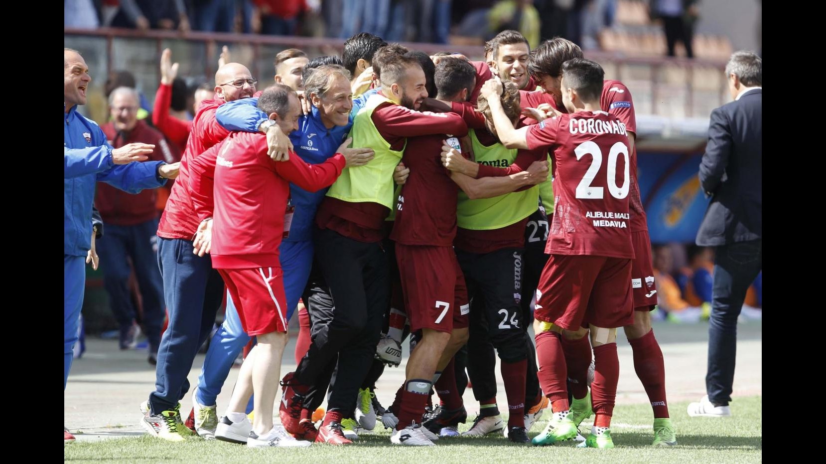 FOTO Serie B, successo salvezza per il Trapani: 2-0 all’Entella