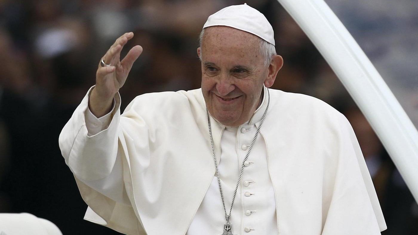 Benedizioni a Ostia: a sorpresa citofona il Papa