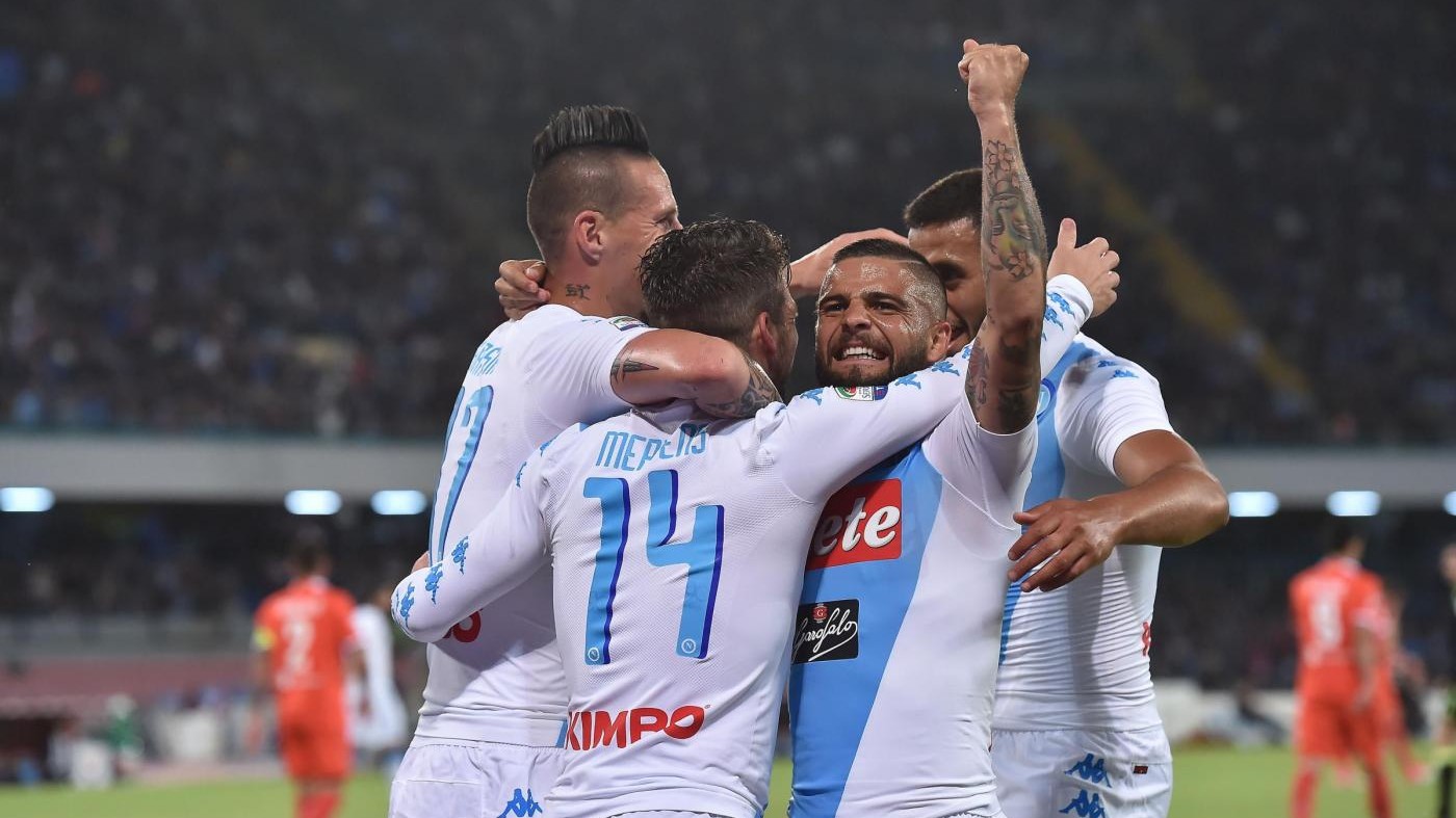 Napoli risponde a Roma: show al S. Paolo, 4-1 alla Fiorentina