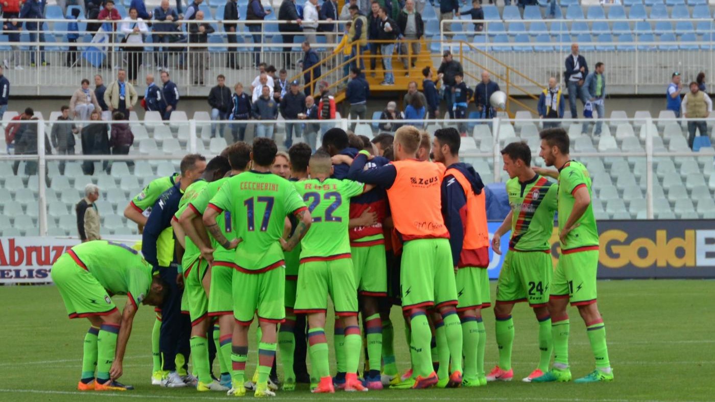 FOTO Tonev gol: Crotone espugna Pescara e spera ancora