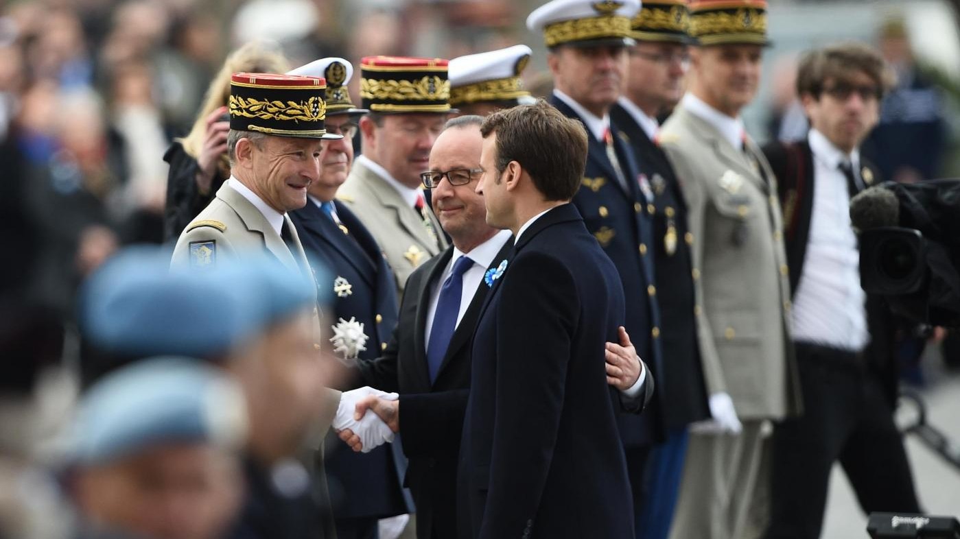 Macron omaggia vittime della II Guerra mondiale