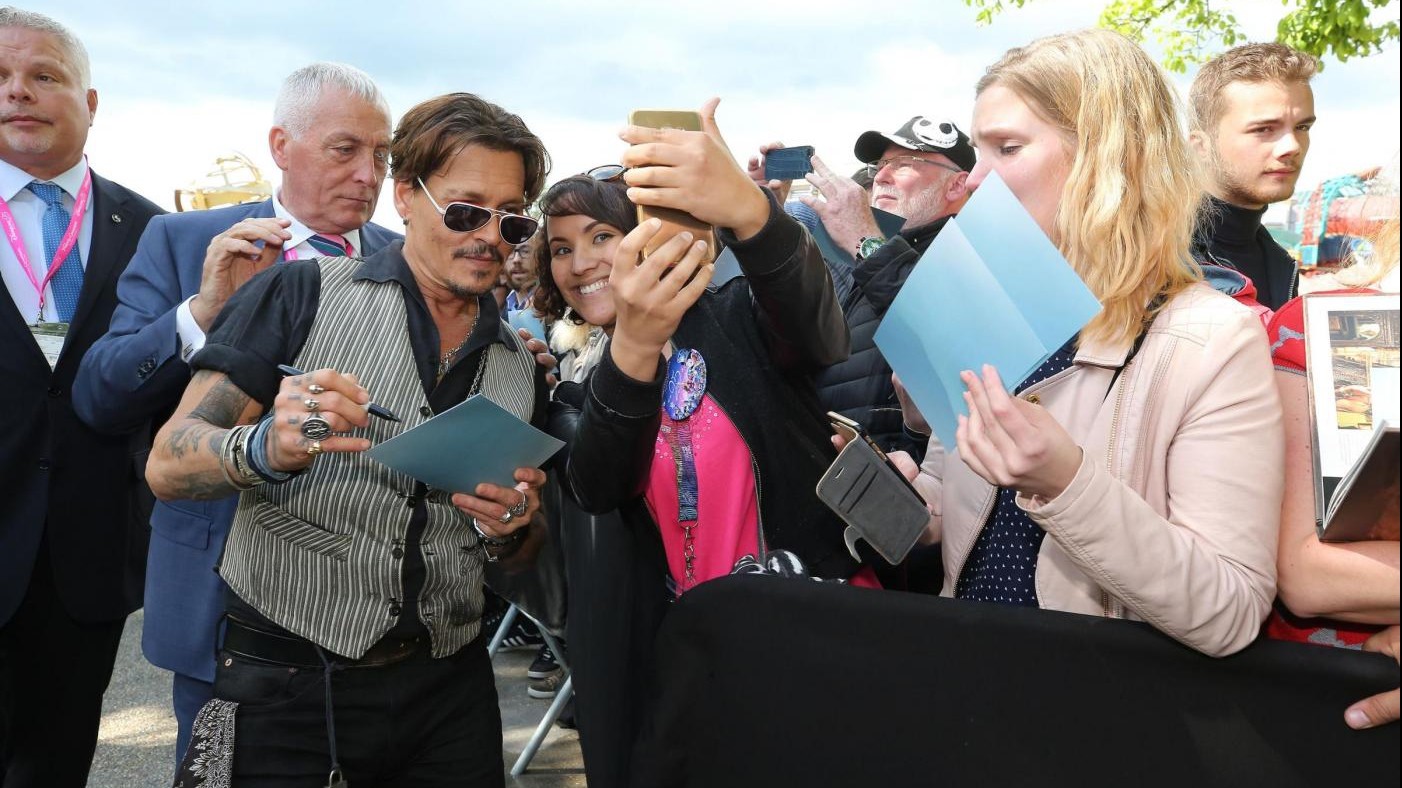 FOTO Johnny Depp presenta nuovo ‘Pirati dei Caraibi’ a Eurodisney