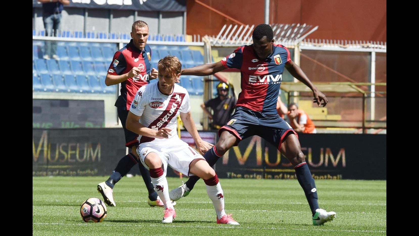 FOTO Serie A, il Genoa batte il Toro 2-1 e si salva