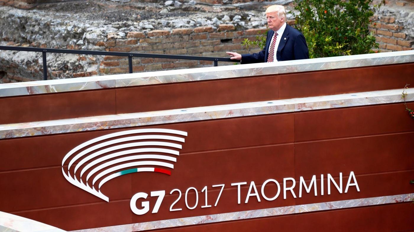 G7, a Taormina è Trump mania: pronto anche braccialetto in macramè