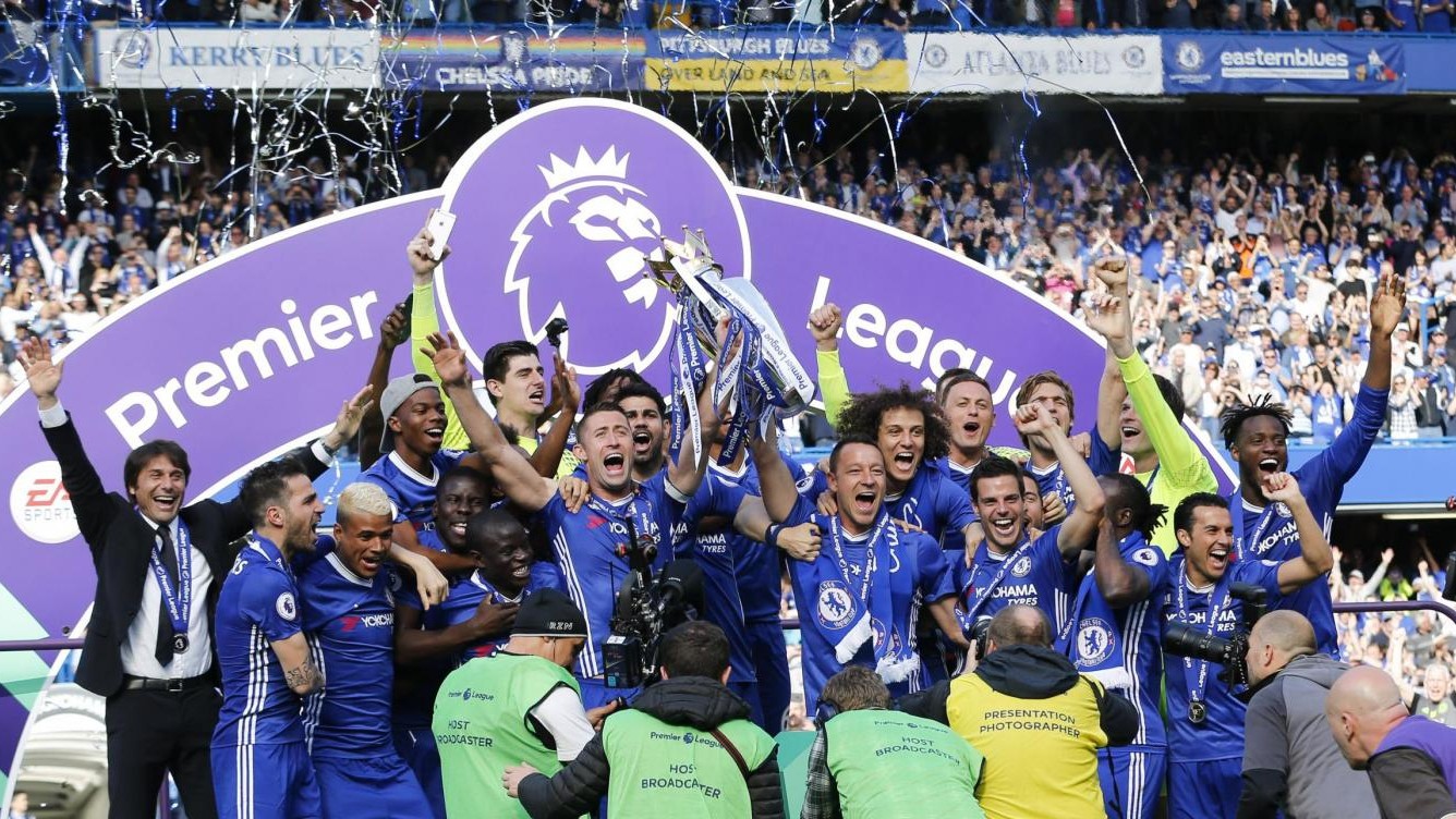 FOTO Conte re di Stamford Bridge: Chelsea festeggia vittoria Premier
