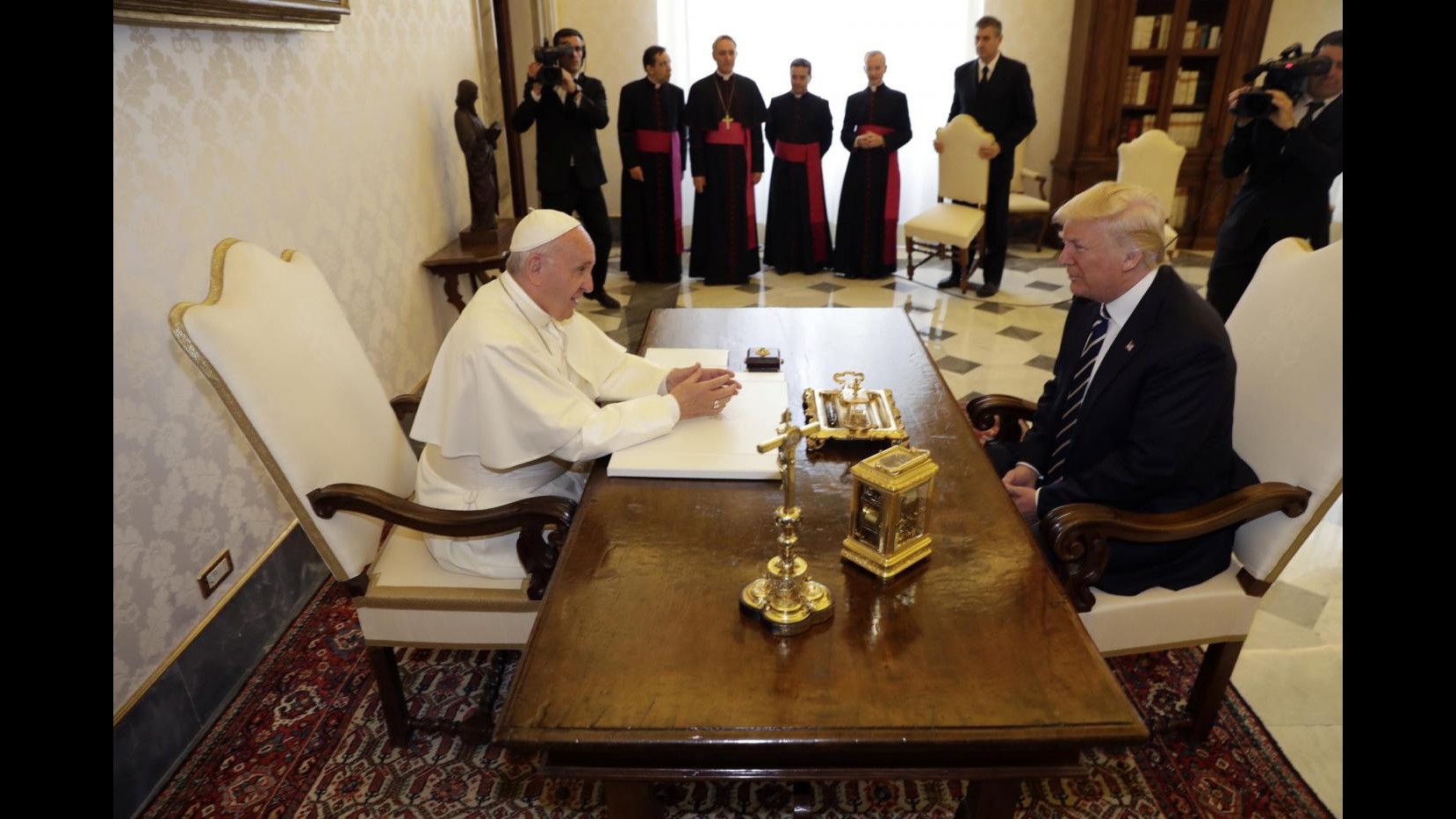 FOTO Trump incontra il Papa in Vaticano