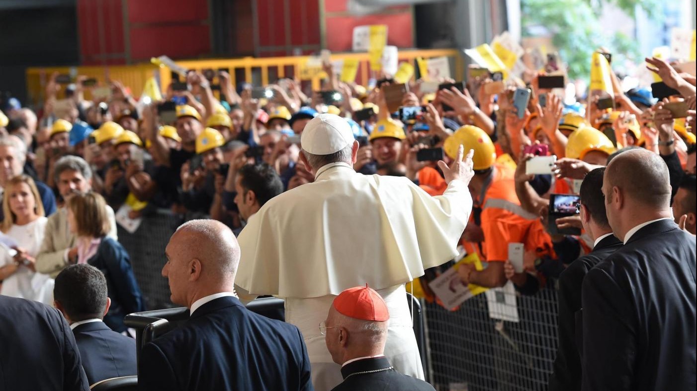 FOTO Papa Francesco in visita a Genova