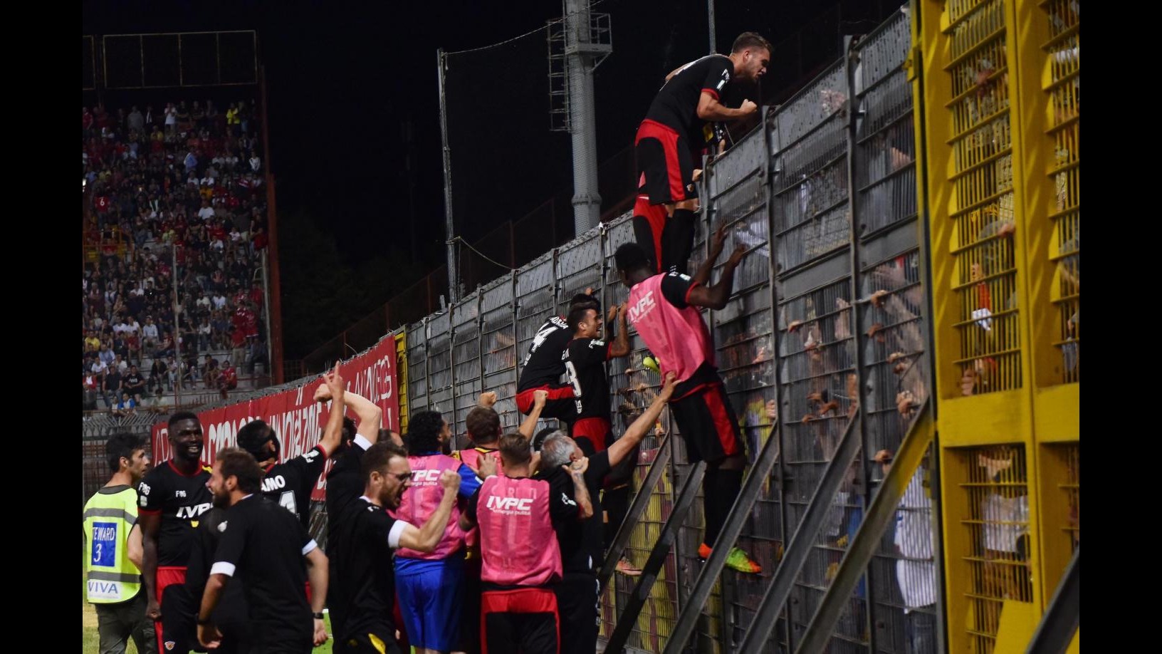 FOTO  Serie B: 1-1 a Perugia, Benevento in finale con Carpi