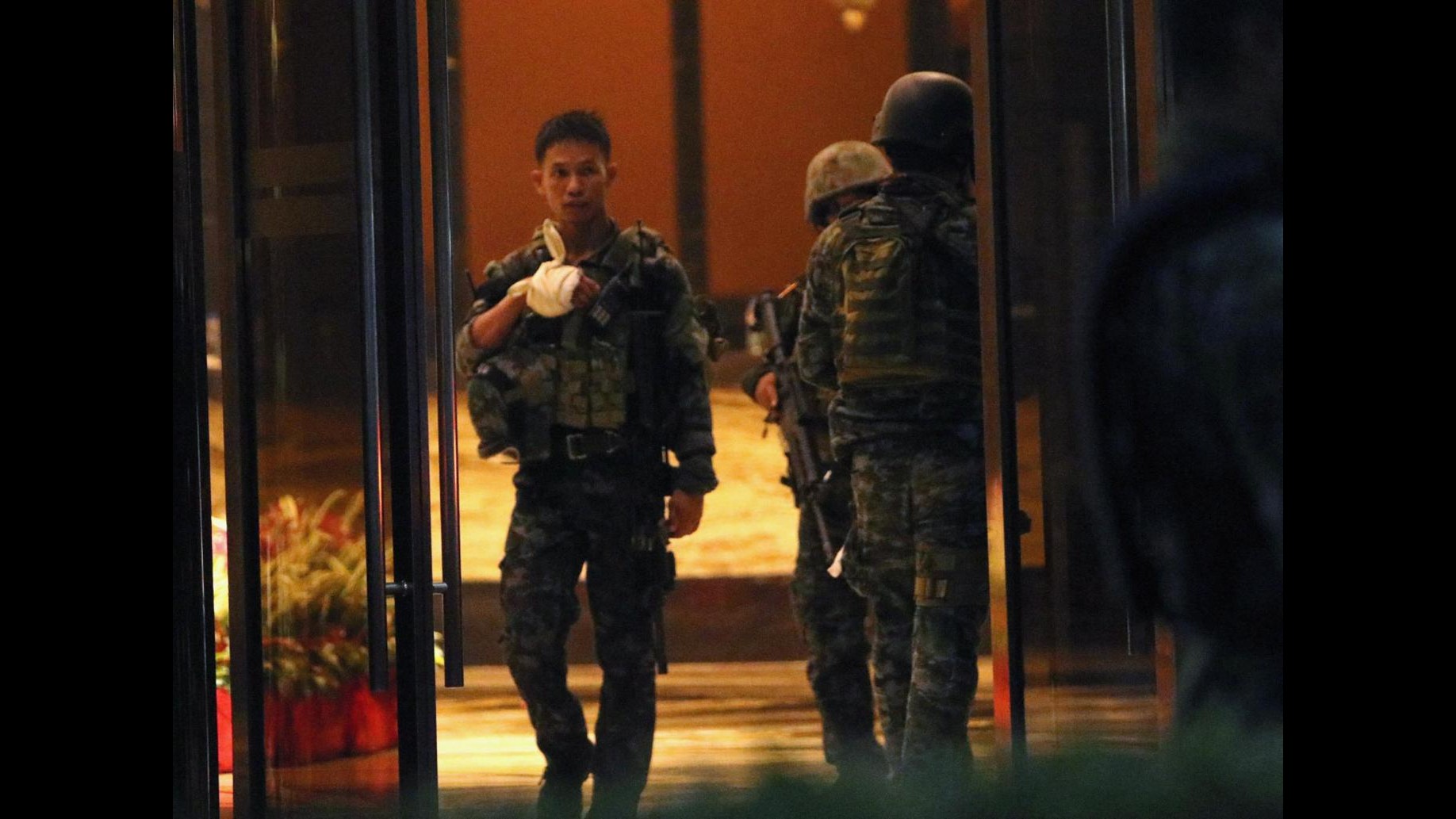 FOTO Attacco ad un resort di Manila: 36 i morti
