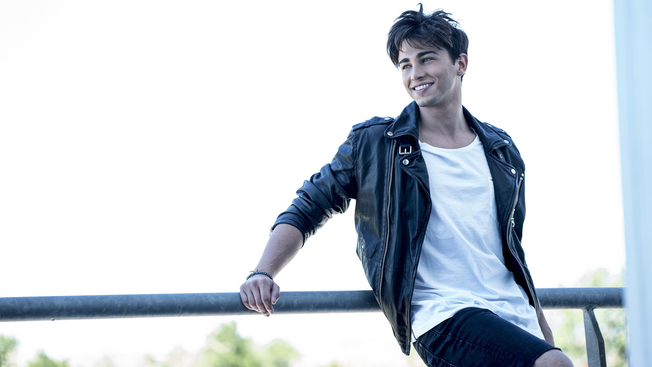 Riki lancia il suo album dopo ‘Amici’: Ora cammino sulle mie gambe