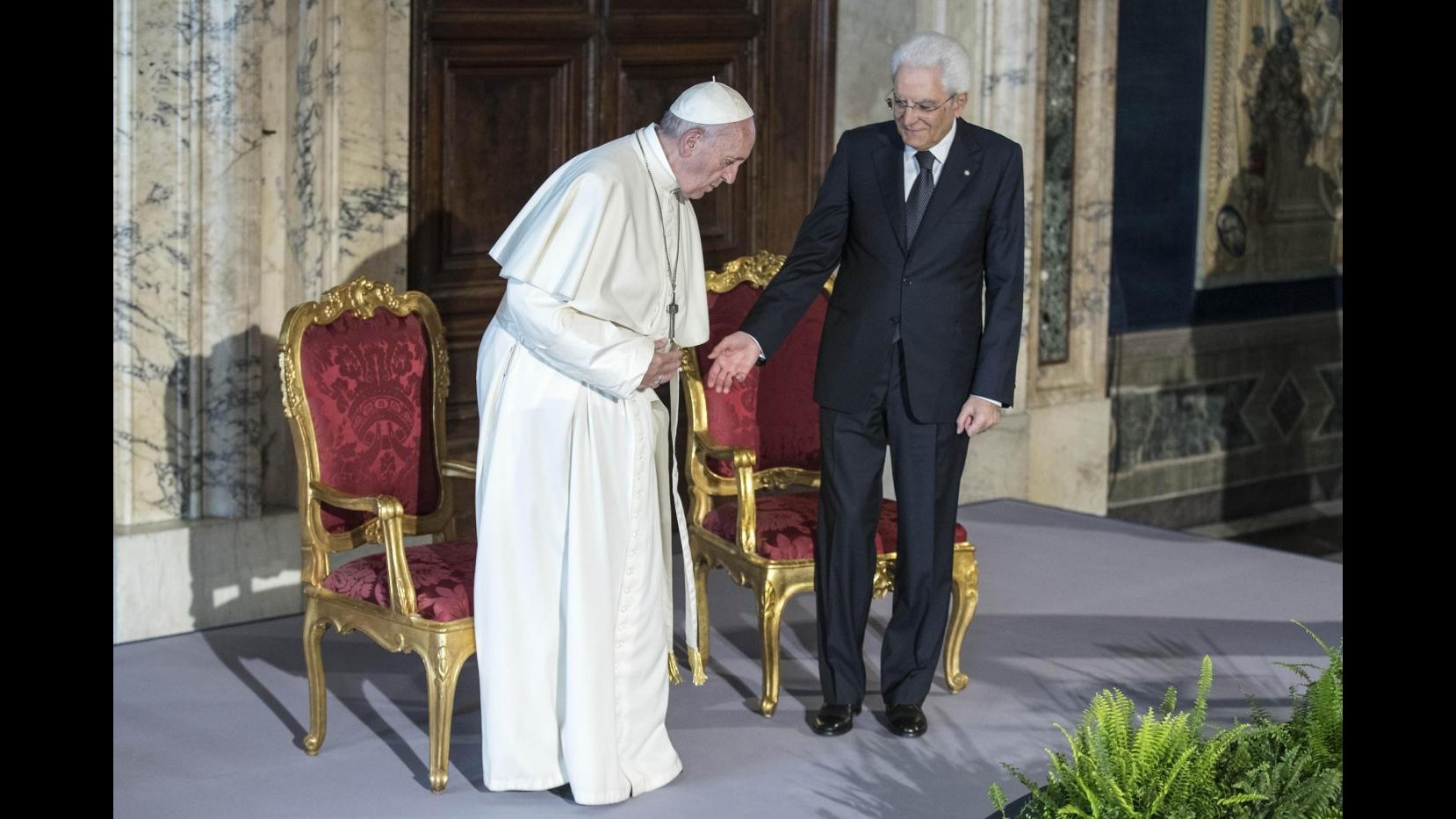 FOTO Sergio Mattarella riceve al Quirinale papa Francesco